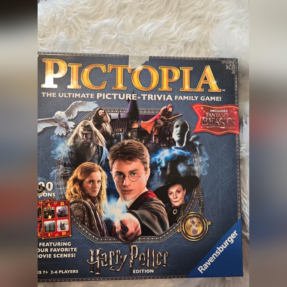 Topia Blue‎ Board Game Magical Trivia Challenge